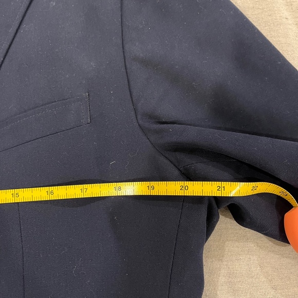Banana Republic Blazer in Navy Blue - Picture 15 of 16